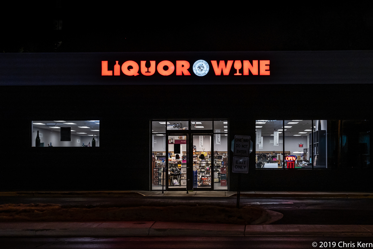 Liquor ⨀ Wine, Rockville, Maryland, USA (2019)